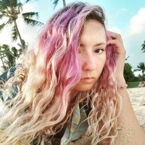 Meet your Posher, Scarlet